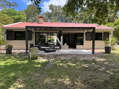 Casa de Cuatro Dormitorios en San Rafael, Punta del Este en venta