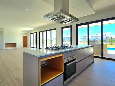 Casa en Venta en Belen de Escobar, USD 450.000