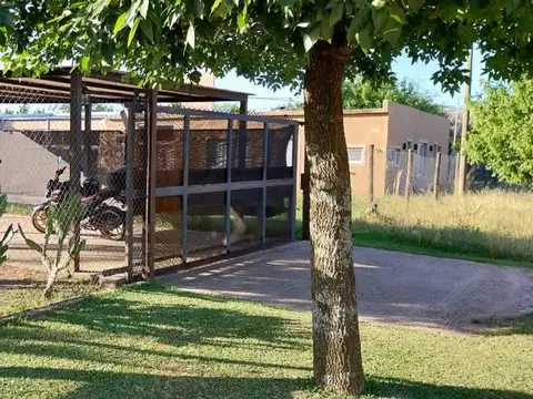 Casa 8 ambientes con 3 baños