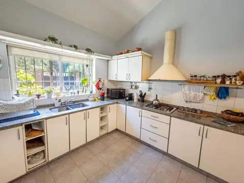 Hermosa casa en villa Rivera Indarte con pileta