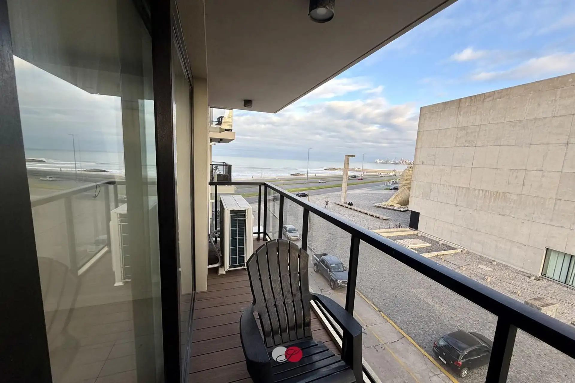 Departamento de 2 ambientes con cochera y baulera en Marina Banus I