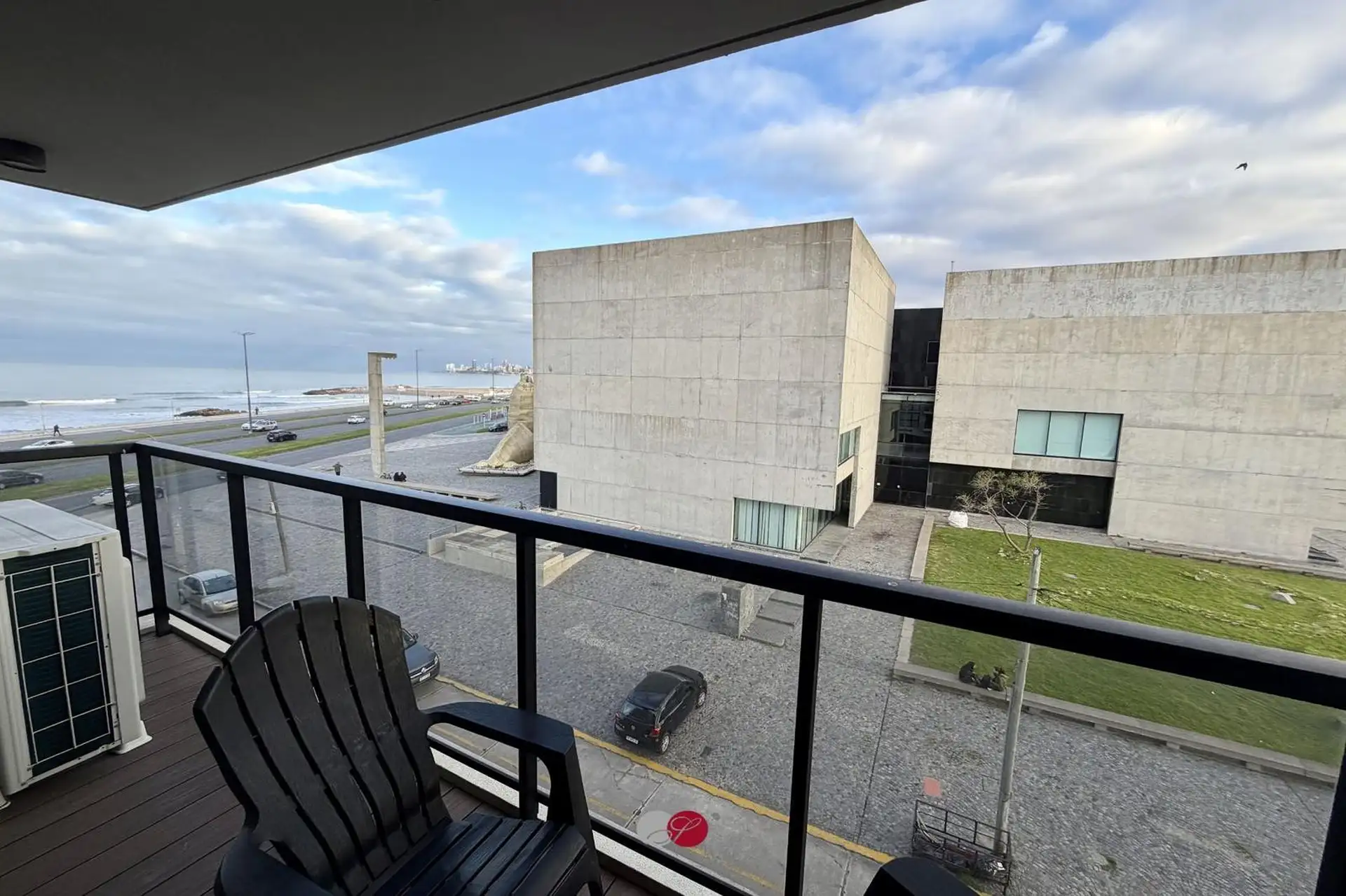 Departamento de 2 ambientes con cochera y baulera en Marina Banus I