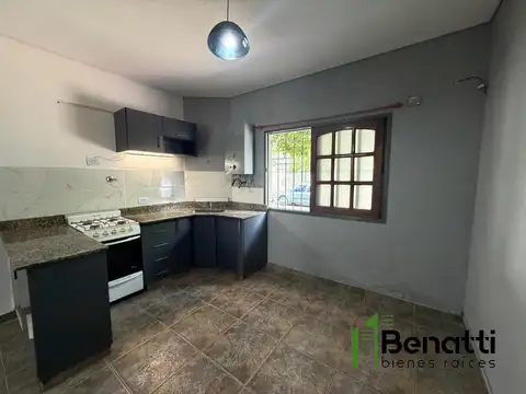 Departamento dos ambientes al frente con PATIO. EN VENTA