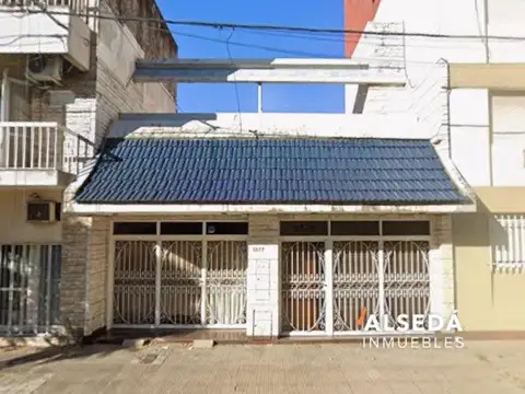 Casa amplia en Echesortu apta constructoras