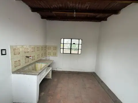 CASA 2 DORMITORIOS CON ENTRADA PARA 2 AUTOS