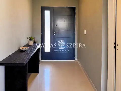Casa en Venta en Francisco Álvarez, USD 285.000