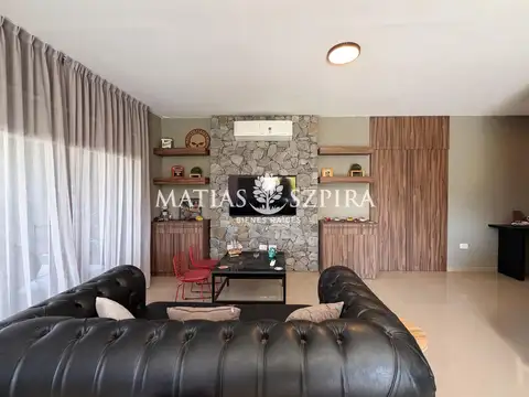 Casa en Venta con 1 cochera