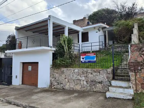 Casa en venta 2 dorm en Río Ceballos Av. Sarmiento