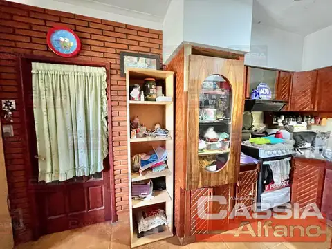 Casa 5 ambientes con 2 baños