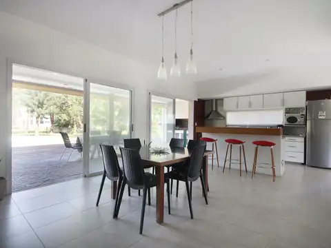 Casa en Venta en Lisandro Olmos Etcheverry, USD 265.000