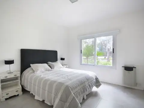 VENTA CASA 5 AMBIENTES EN MIRALAGOS 1