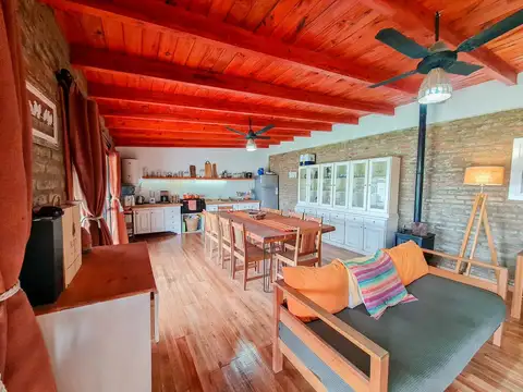 Casa 5 ambientes con 3 baños