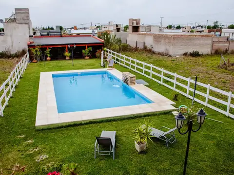 Casa en Venta con 2 cocheras