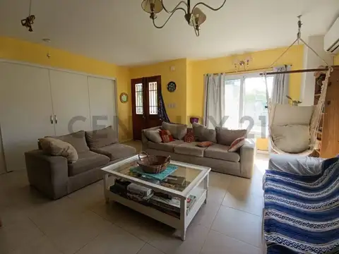 Casa 7 ambientes con 3 baños