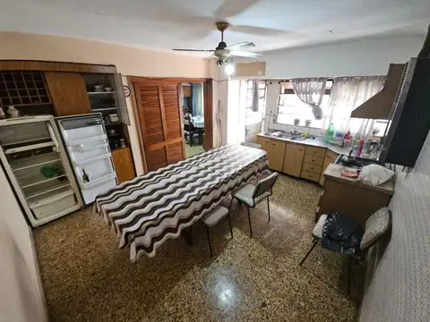 CASA EN VENTA PA DOS DORMIS COMODÍN PATIO TERRAZA PARRILLERO LUIS AGOTE