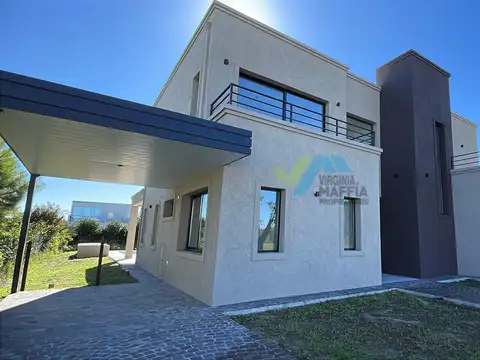 Casa 7 ambientes con 6 baños