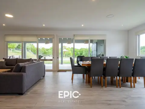 Casa en Venta en Costa Esmeralda, USD 420.000