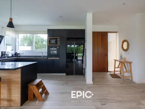 Casa en  Senderos II excelente calidad constructiva