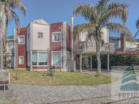 Barrio Golfers C.C, calle Antártida Argentina 500