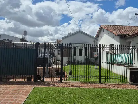 VENTA CASA  SUP.TOTAL 299 MTS. +DPTO 2 AMB