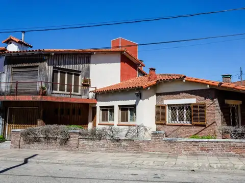 Chalet 4 ambientes en excelente ubicación.