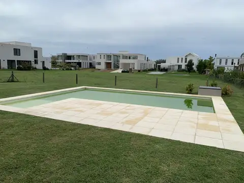 Casa 6 ambientes con 3 baños