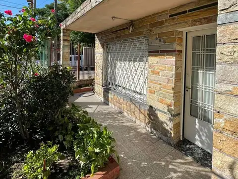 CASA DE TRES AMBIENTES.