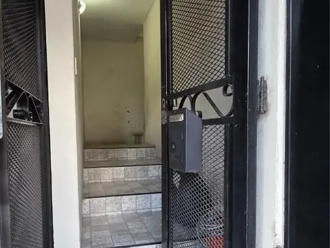 Depto Tipo Casa 2 ambientes con 1 baño