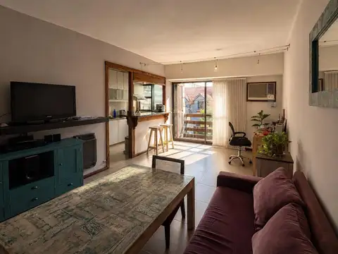 25 De Mayo 100, Piso 2
