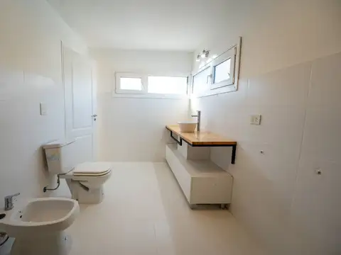Casa 3 ambientes con 1 baño