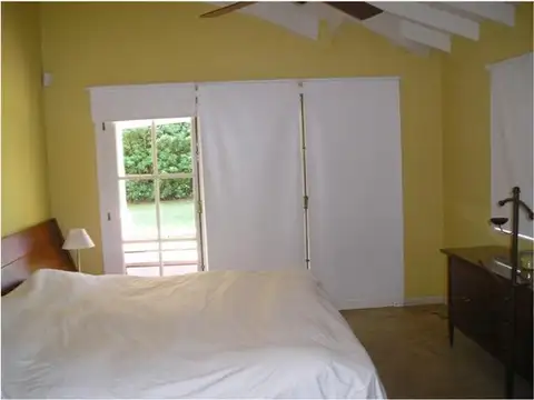 Casa 5 ambientes con 4 baños