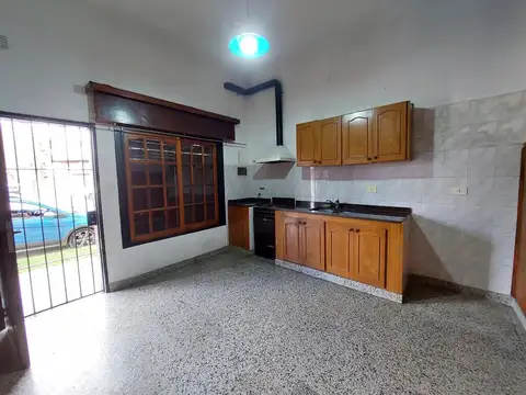 Depto 2 ambientes chico en planta baja - Sin expensas -