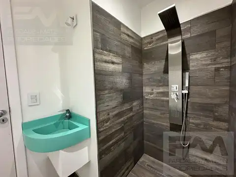 Casa 6 ambientes con 3 baños