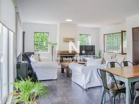 Casa 6 ambientes con 4 baños