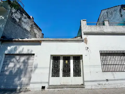 Casa con Frente Excepcional de 12 m en Floresta – Potencial