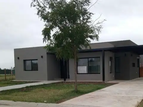 Venta Casa 4 ambientes en San Sebastián 