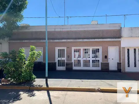 Casa en Venta - 3 dormitorios 2 baños - 430mts2 - Coronel Suarez