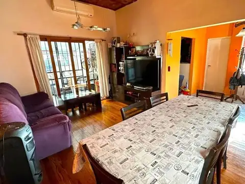 Depto Tipo Casa en Venta de 5 ambientes