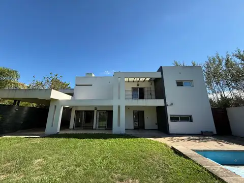 Fincas Del Rincón - 3 Dorm, 3 Baños (1000m2)