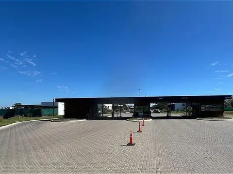 Lote Central en Village Plaza, Anticipo y cuotas.