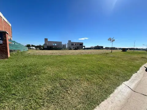 Terreno en Venta 20  mts Frente