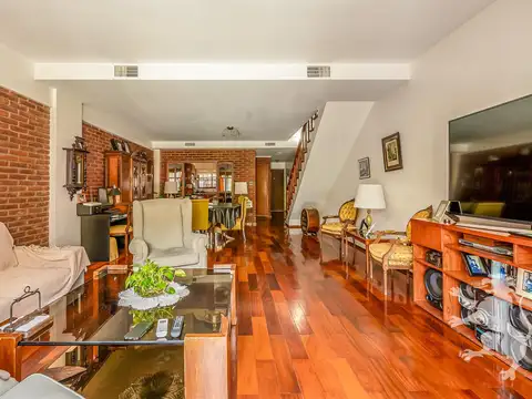 Casa 5 ambientes con 3 baños