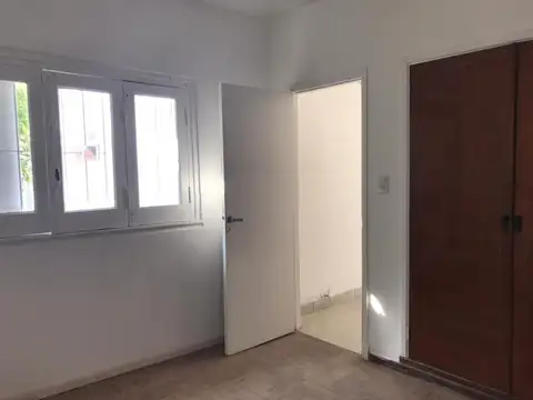 Depto Tipo Casa en Venta 40 años