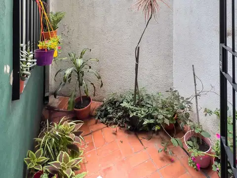 Corrientes 2100, Piso 01