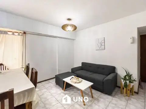 Corrientes y Riobamba - Amplio Dpto de 1 Dormitorio.