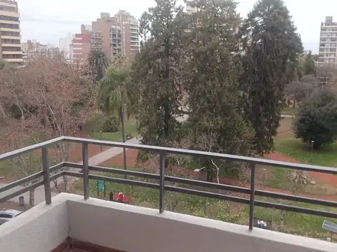 SEMIPISO FRENTE A PLAZA LÓPEZ
