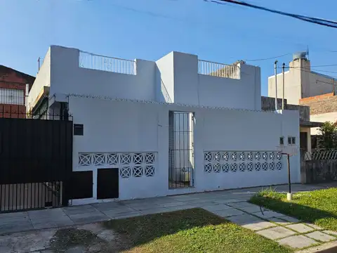 PH venta 3 amb a reciclar-patio-terraza-Permuta