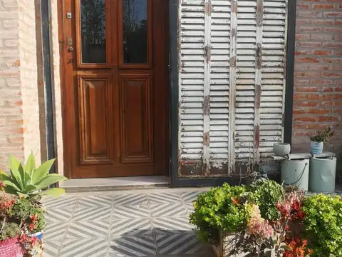 Casa en Alquiler Temporal con 3 cocheras