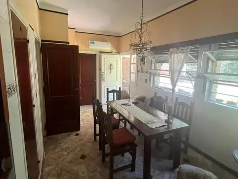 Casa 5 ambientes con pileta sobre lote de 4000m2 en venta - Ranelagh