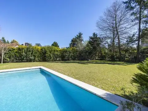 VENTA – CASA 4 AMBIENTES EN BARRIO SOLAR DEL BOSQUE-CANNING